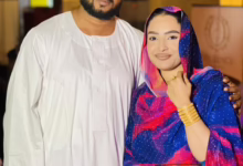 شاهد.. سيدة الأعمال ونجمة السوشيال ميديا السودانية ثريا عبد القادر تتغزل في زوجها بصورة جديدة (شيال التقيلة) 4 633658773 2156320008601253 8582055845783446659 n
