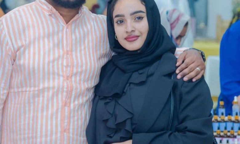 شاهد.. سيدة الأعمال ونجمة السوشيال ميديا ثريا عبد القادر تحتفل بنجاح "بازارها" بصورة رومانسية مع زوجها 3 634830819 2156086968624557 9019172416587757450 n