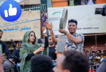 شاهد بالفيديو.. وسط حشود ضخمة وحراسة أمنية مشددة.. الفنانة إيمان الشريف تختتم حفلاتها الجماهيرية المجانية بحفل في شرق النيل 19 638047641 122166284576832089 6340349474006322994 n