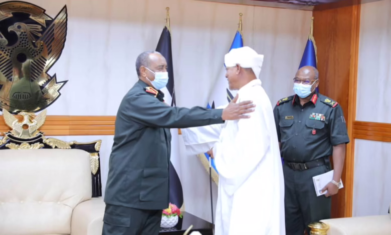 شاهد بالفيديو.. لدى مخاطبته جنوده.. زعيم قبيلة المحاميد موسى هلال: (نثق في الفريق البرهان نقف معه من أجل قضية الوطن) 1 IMG 20210505 WA0018