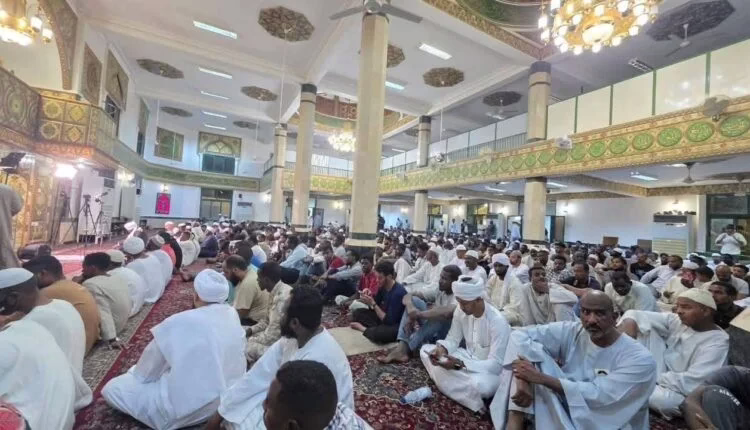 شاهد بالفيديو.. الوطن يتعافى ويعود.. تزاحم مئات المصلين في صلاة التراويح بمسجد السيدة سنهوري بالخرطوم 1 سيدة سنهوري 750x430 1