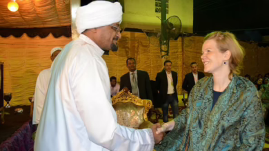 شاهد بالفيديو.. أمريكية من أصول سودانية تذرف الدموع بسبب المواقف الإنسانية لشيخ الأمين والأخير يتجاوب ويمنحها الطريقة على الهواء 2 شيخ الامين4