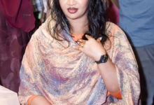 شاهد بالصورة.. الفنانة عشة الجبل تخطف الأضواء في أحدث ظهور لها وجمهورها: (الشيخة جبلية حضرانة) 2 عشة الجبل