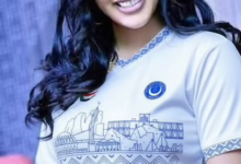 شاهد بالصورة.. ظهرت بتشيرت الفريق.. حسناء الإعلام السوداني تشعل مواقع التواصل في ليلة تأهل الهلال لربع نهائي أبطال أفريقيا 6 فاطمة كباشي الهلال