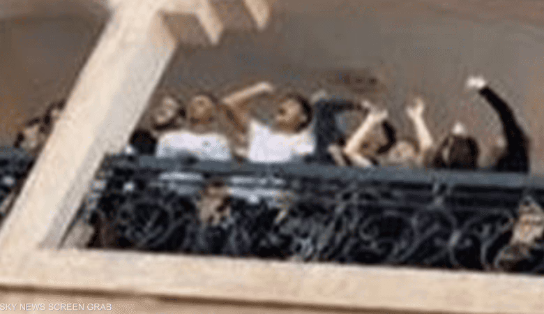 مصر.. تفاصيل حادثة إلقاء أكياس مياه على رؤوس المصلين 1 1 1859808