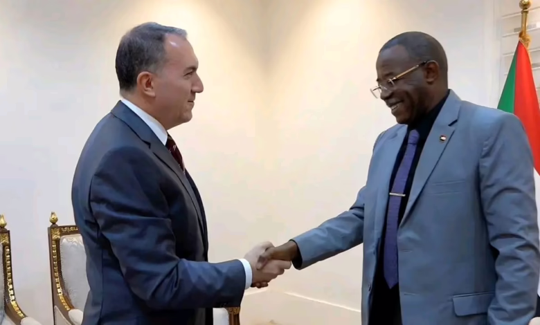 الأمين العام لمجلس السيادة يلتقي سفير جمهورية تركيا لدى السودان 1 1772457985881