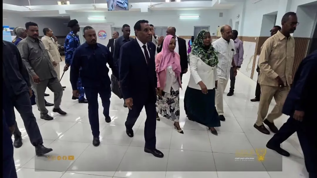 في طريق عودته إلى الخرطوم.. رئيس الوزراء يتفقد عددا من المرافق الخدمية بمدينة بورتسودان توطئة لافتتاحها 10 1774524390209