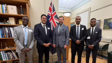 رئيس لجنة الشؤون الخارجية والدفاع والتجارة في البرلمان النيوزيلندي يؤكد دعم بلاده لوحدة السودان واستقراره 3 1774706800522
