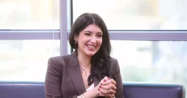 سارة بركة: أحمد العوضى مجتهد بشكل كبير وبيحب شغله جدا 2 202603280618461846 5595