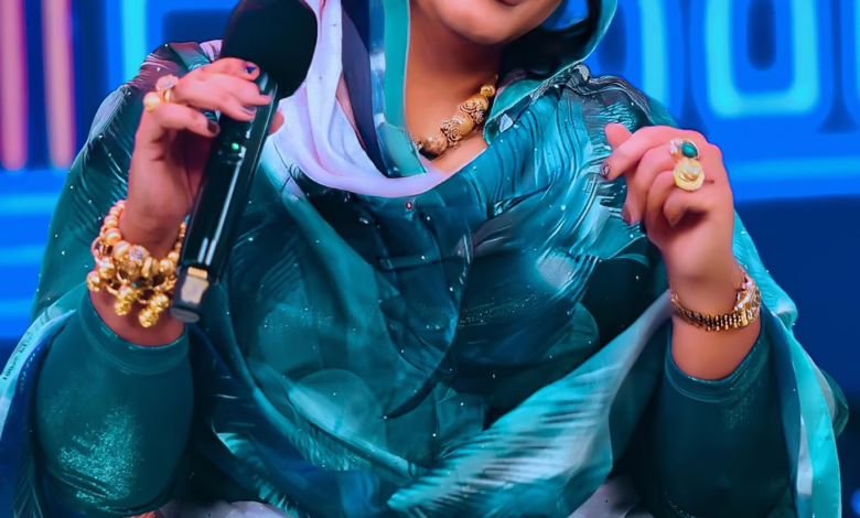 بالصورة.. الفنانة هدى عربي: (في اليوم العالمي للمرأة .. كل عام وانا مرة بي مية مرة) 3 649202714 2656334941414961 5913335051808034205 n