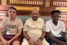 شاهد بالصورة والفيديو.. رئيس المريخ السابق يفجر مفاجأة كبيرة بخصوص المحترف الجزائري المنضم للمنتخب السوداني ويعد بضم محترفين أفارقة لصقور الجديان 22 658385421 925352470093816 2417482523120969280 n 1