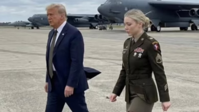 مفاجأة حول ضابطة شقراء ظهرت مع ترامب.. وحصدت الملايين 2 a542fa20 83b4 423d b098 f0b0d5bc6069 16x9 1200x676