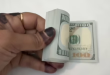 شاهد بالصورة والفيديو.. بعد انتشار ظاهرة "حق الملاح".. ناشطة سودانية تحصل على آلاف "الدولارات" هدية من زوجها 14 c0c81958 d94c 48cf 8d48 3e047de546fd