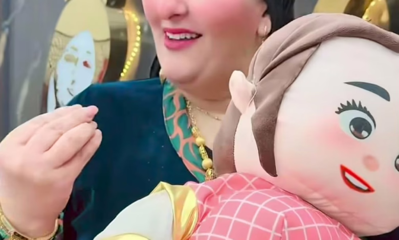 شاهد بالصورة والفيديو.. سيدة الأعمال المصرية الشهيرة "أميرة الذهب" تتفاعل مع الأغنية السودانية "الترند": (أنا واحدة واقعية) 1 f85469cc 931f 48db 832c c62f4b4b4cf9