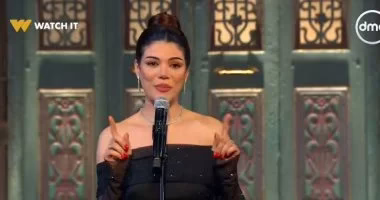 صابرين النجيلى من اتنين غيرنا لمطربة على خشبة المسرح. 2 202604131016251625 372