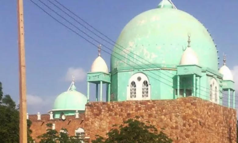 نبش ضريح صوفي في شرق الجزيرة يشعل التوتر… وتحذيرات من فتنة مجتمعية 1 4235555 1140x586 1