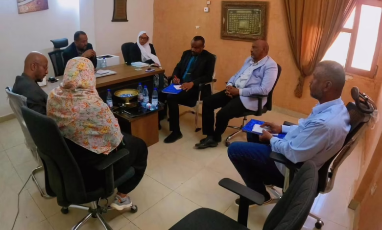 التأمين الصحي يوجّه بتطوير الحزمة الإضافية وتوسيع الخدمات بالخرطوم 1 660876570 980486310999741 336047971236623652 n