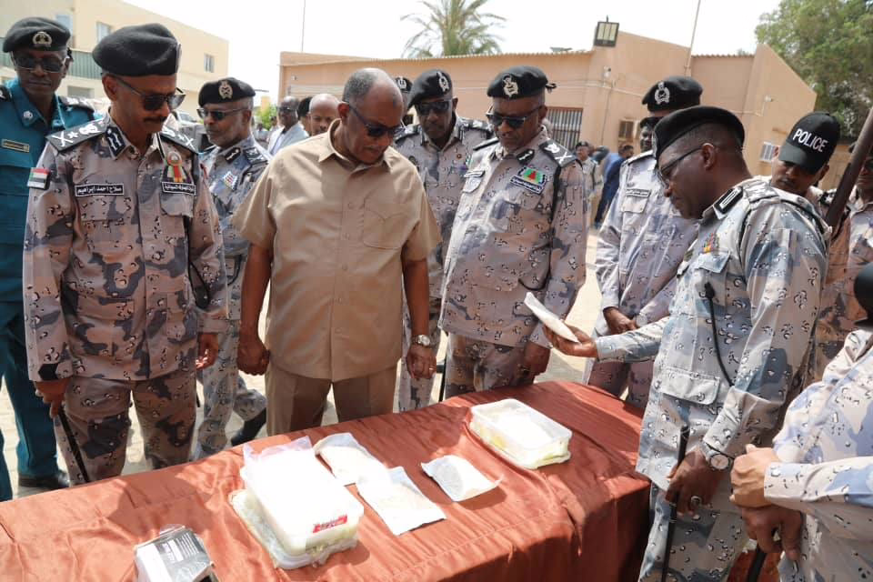 مكافحة التهريب بالبحر الأحمر تضبط 340 كيلو آيس و200 ألف حبة مخدرة فى عملية نوعية 10 671431199 991189176596121 5308879621056034728 n