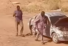 بالصورة والفيديو.. شاهد لحظة القبض على أخطر شبكة تقوم بسرقة العربات و"اسبيراتها" بالخرطوم بعد كمين محكم 7 f523af19 1280 459d 939a 7115c72eb82c