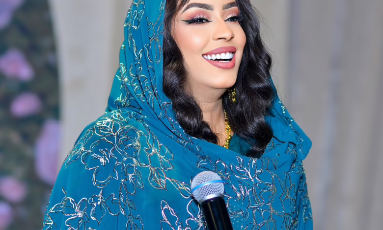 شاهد بالصور.. بإطلالة أنيقة الفنانة إيمان الشريف ترد على هجوم النشطاء بشأن التسجيلات المسربة لها: (التجاهل صدقة جارية علي فقراء الأدب) 9 ايمان الشريف جديد3