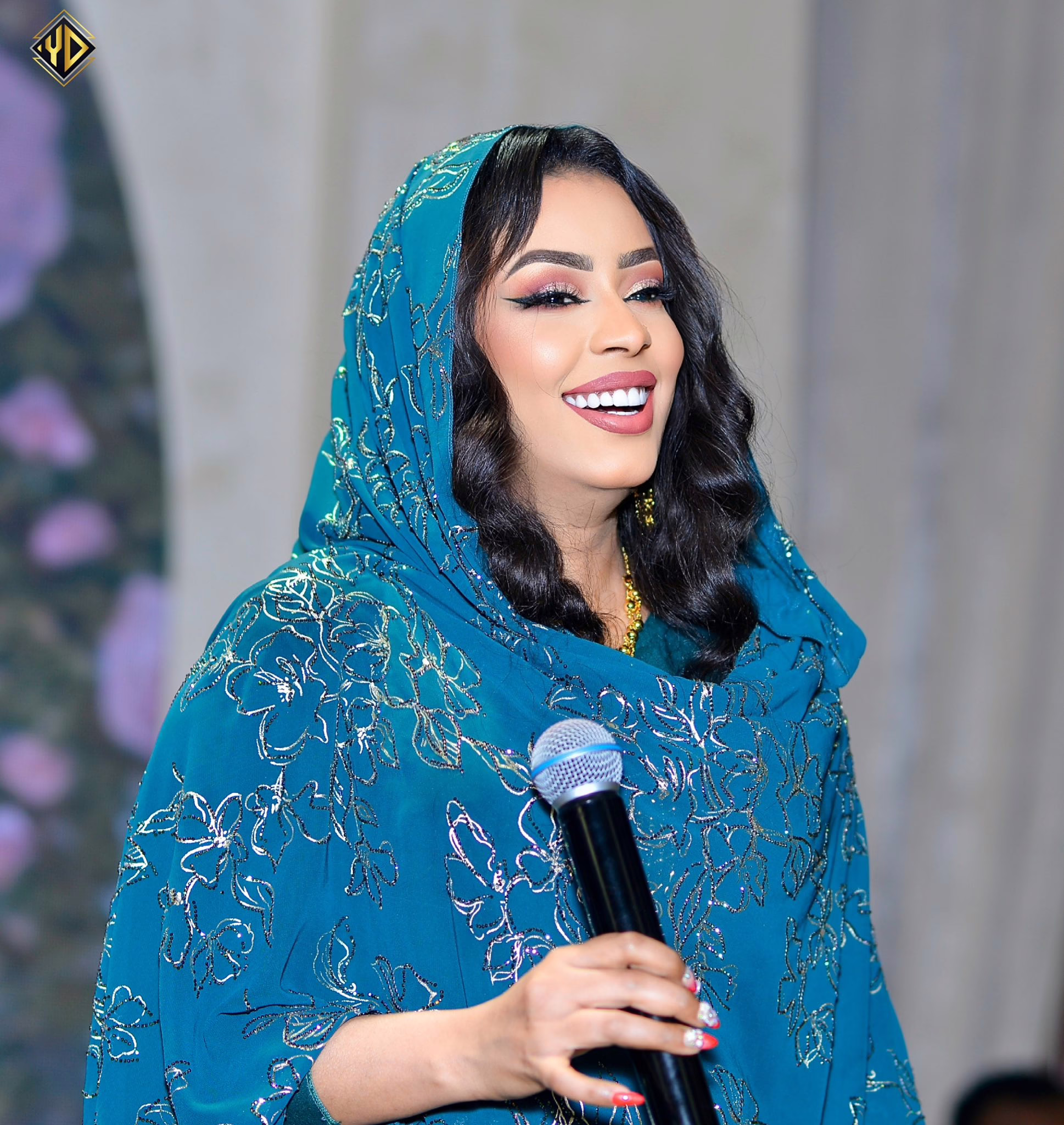 شاهد بالصور.. بإطلالة أنيقة الفنانة إيمان الشريف ترد على هجوم النشطاء بشأن التسجيلات المسربة لها: (التجاهل صدقة جارية علي فقراء الأدب) 12 ايمان الشريف جديد3