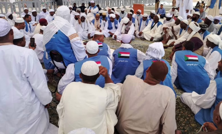 حجاج غرب دارفور وغرب كردفان يشيدون بخدمات البعثة السودانية ويدعون لاستقرار السودان 1 702604209 1020531150328590 2729150830510320637 n