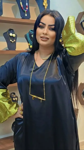 شاهد بالصور.. حسناء الفن السوداني تسخر من نفسها: (حياتي زي سماعتي) 6 705420169 1544209083731967 6317843718874733714 n