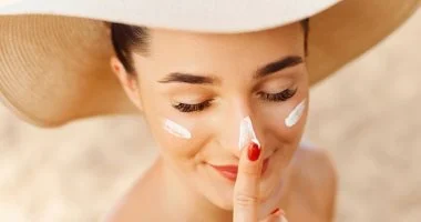 عادات يومية تساعد على تقليل أضرار أشعة الشمس وحماية البشرة 4 202304291145464546