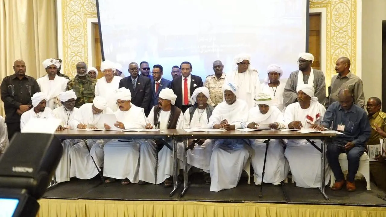 الإدارات الأهلية والطرق الصوفية والقوى المجتمعية تبارك اتفاق الصلح والتعايش السلمي بين مكونات ولاية سنار 10 FB IMG 1783180610631