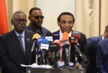 رئيس الوزراء : القوات المسلحة تمسك بزمام المبادرة ودارفور وكردفان على مشارف التحرير الكامل 24 FB IMG 1783180841099