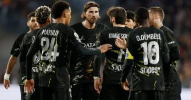 مانشستر يونايتد يواجه باريس سان جيرمان وديا استعدادا للموسم الجديد 2 202605141215321532 381