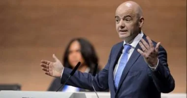الضغوط تتزايد على إنفانتينو.. ويلز تسحب الثقة وإنجلترا فى الطريق 5 202606300421202120 381