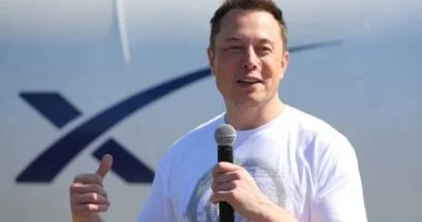 إيلون ماسك يخطط لوضع روبوتات على القمر لبناء مصانع تابعة لـ SpaceX 2 202608080251135113 181
