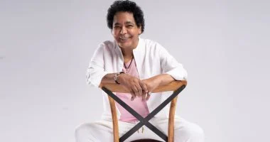 محمد منير يفاجئ الجمهور: "يسألوا عنك" النهاردة.. والنسخة النوبي بعد أيام 2 202608081211471147 297