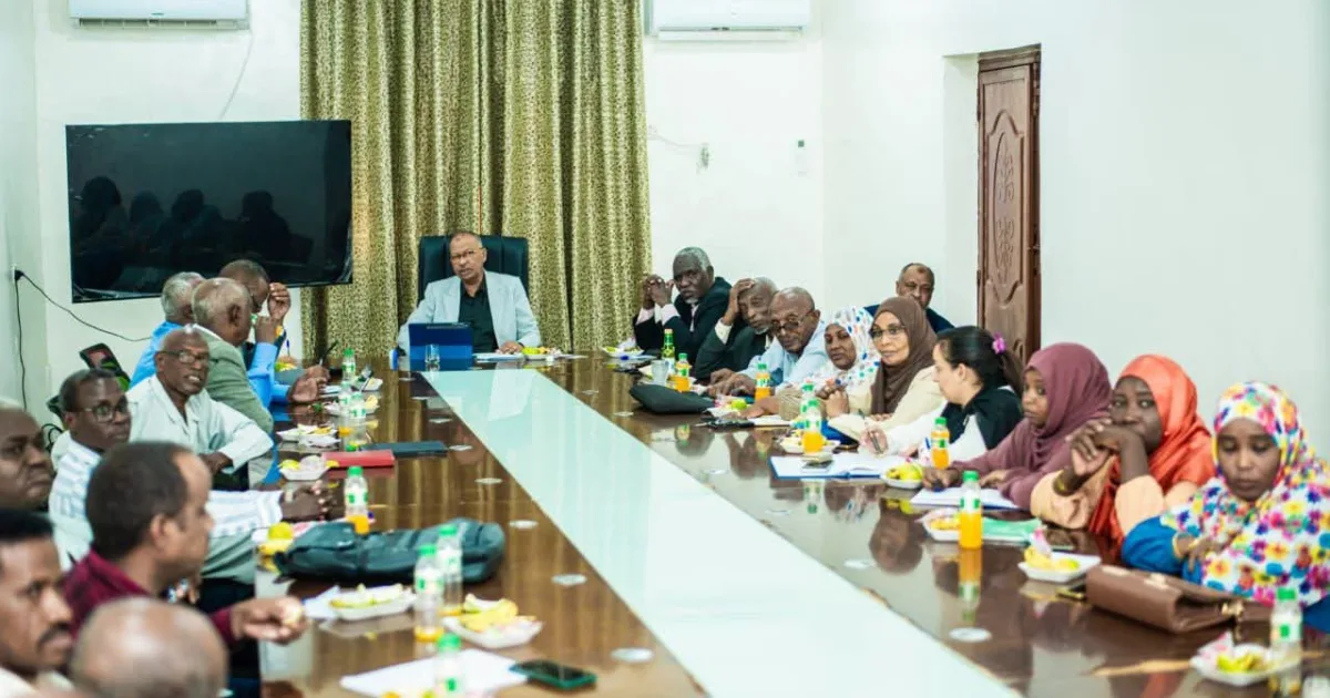 مجلس عمداء جامعة النيل الأبيض يطمئن على انتظام الدراسة ويؤكد جاهزية الجامعة للتقديم الإلكتروني 2 FB IMG 1787143010041