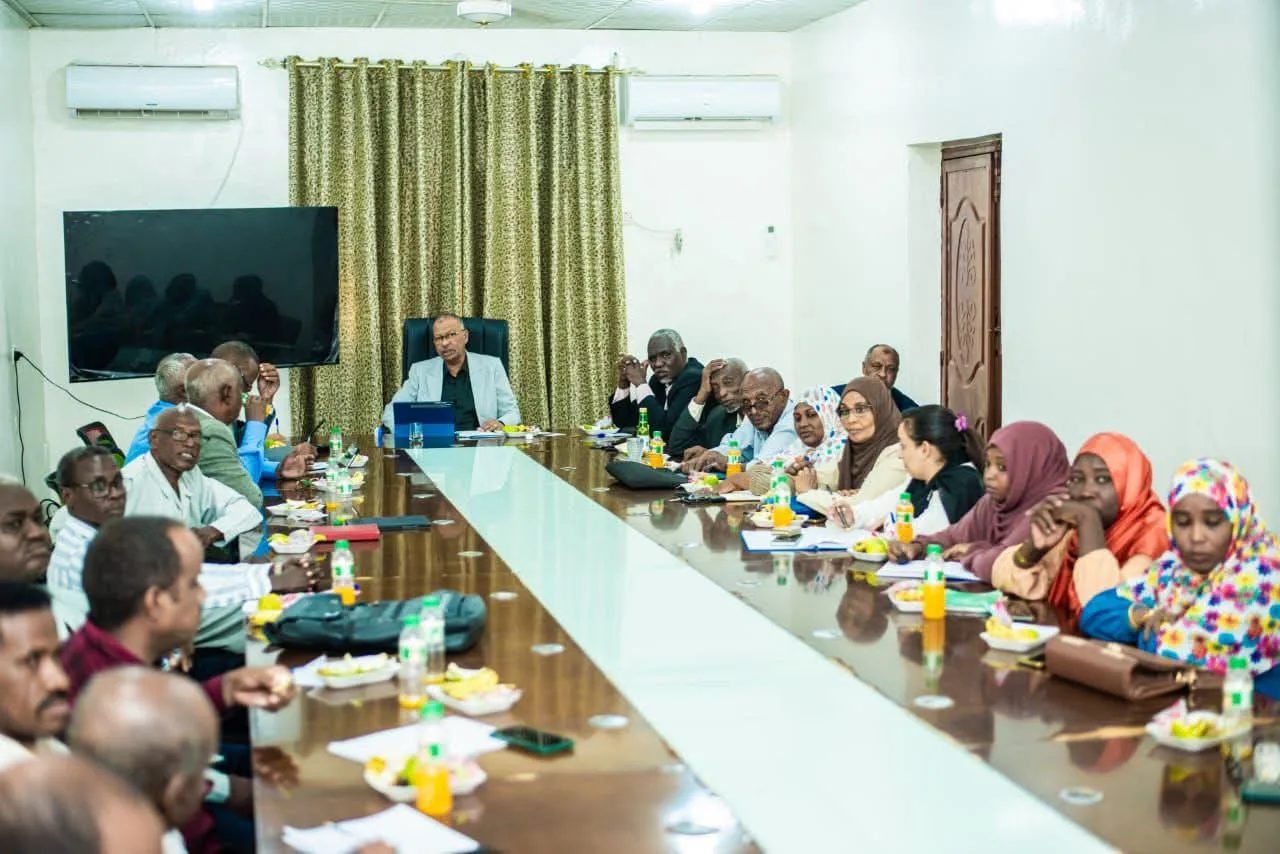 مجلس عمداء جامعة النيل الأبيض يطمئن على انتظام الدراسة ويؤكد جاهزية الجامعة للتقديم الإلكتروني 10 FB IMG 1787143010041