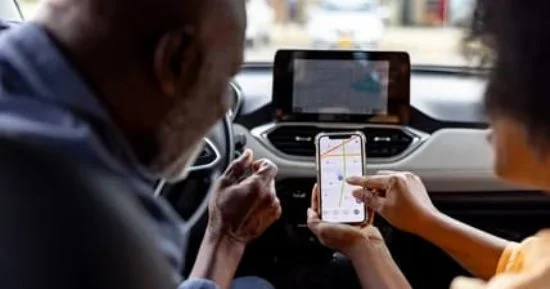 كيفية التبديل بين هاتفين على CarPlay بسهولة؟ 3 20260920115104514 181