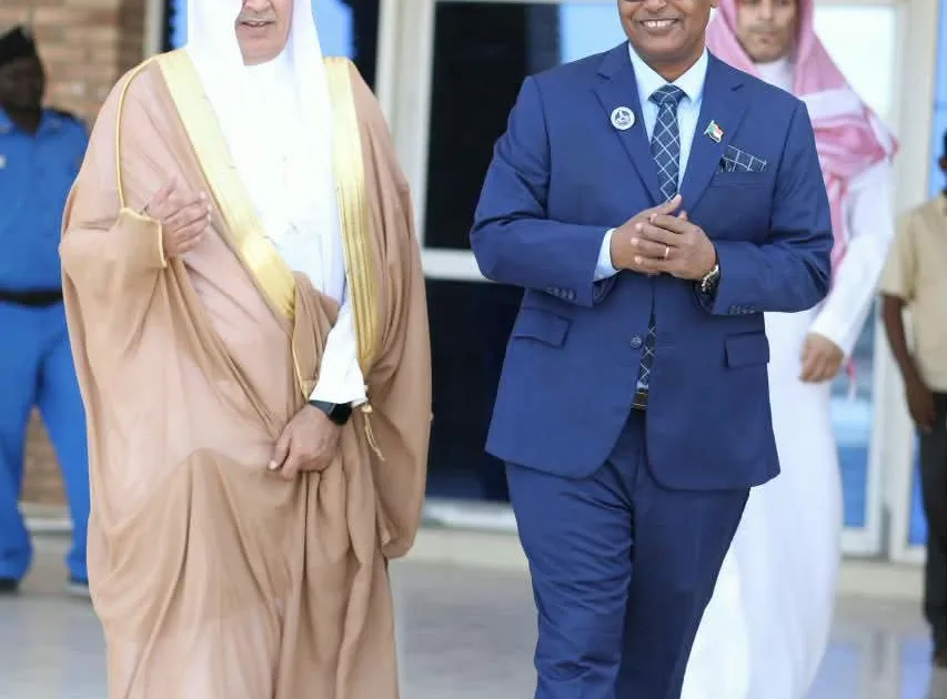 المدير العام لهيئة الموانئ البحرية يلتقي السفير السعودي 3 FB IMG 1788367362929