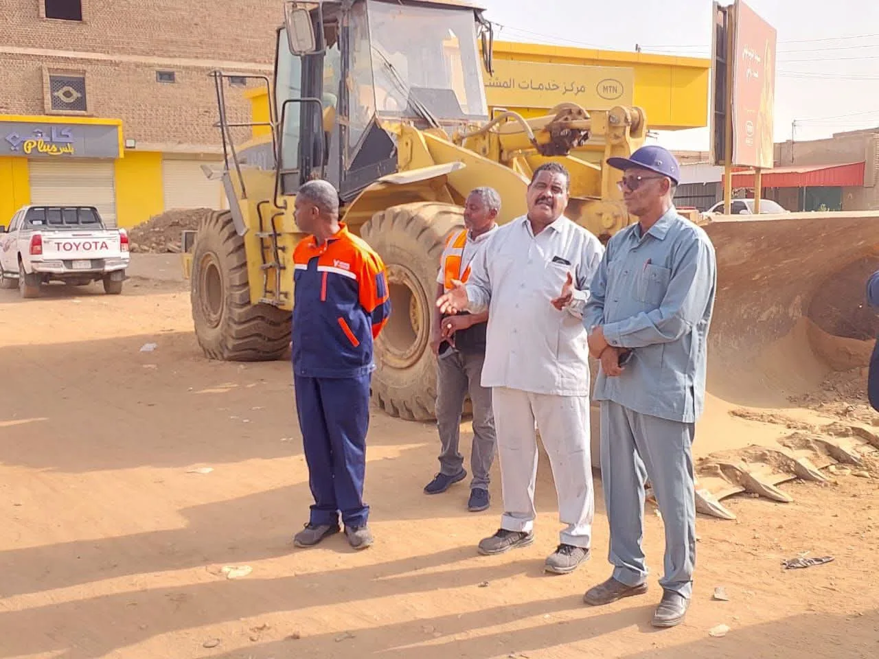 نهر النيل توجه باتباع معايير الجودة والمواصفات في تنفيذ مشروعات الطرق 10 FB IMG 1789308750602