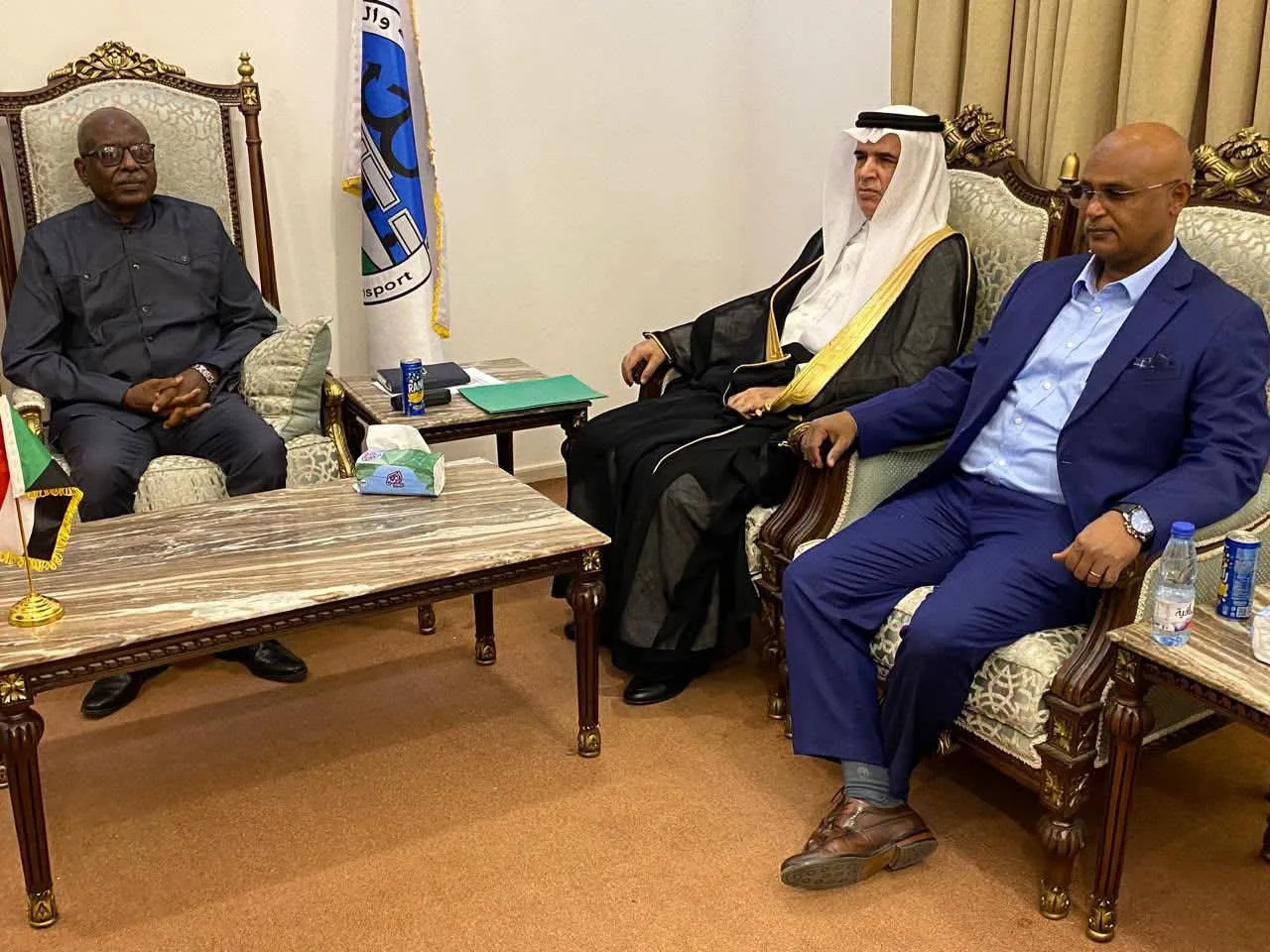 وزير البنى التحتية والنقل يبحث مع السفير السعودي فرص التعاون في النقل والبنية التحتية 10 FB IMG 1789563871224