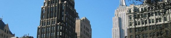 شاهد.. روسي سقط من 19 طابقاً وارتطم بسيارة يظهر بالفيديو كأنّ شيئاً لم يكن 11 1109