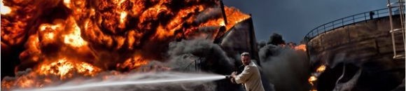 محطة وخزانات الوقود التي قصفتها قوات القذافي في مصراتة 7-5-2011 10 1306