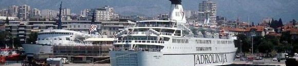 وصول باخرتين جازولين بحمولة (80) ألف طن لميناء بورتسودان 10 1824