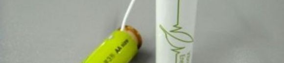 هزّ يدك لتشحن الطـــــــــاقة .. !! البحوث المستمرة في تكنولوجيا الطاقة المتجدّدة لا تتوقف، وتتركز معظمها في البحث عن طاقة نظيفة ، وعلى الرغم من أن الطاقة المتجدّدة لم تكن منذ أعوام من أولويات البحوث لكن عام 2010 شهد نشاطاً مكثفاً في هذا المجال لتبتكر أحد 10 1916