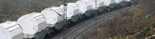 مظاهرات في ألمانيا ضد قطار النفايات النووية الفرنسي ..والتي من المقرر ان تدفن في المانيا 25/11/2011 10 2098