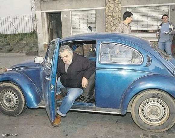 2563