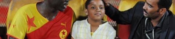 كابتن المريخ فيصل العجب وحنين ابنة الفقيد محمود عبد العزيز 26 2858