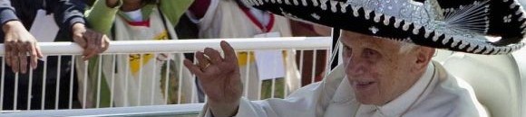 البابا و السومبيرورو- فولكلور : البابا بنديكتوس السادس عشر يعتمر القبعة المكسيكية " السومبيرورو" أثناء زيارته للمكسيك في مارس 2012. 26 2953