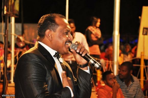 نجوم الفن والرياضة يدشنون أوبريت السيول 1 3442