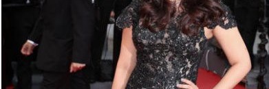 بالصور.. آيشواريا راي وإيفا لونغوريا يكسران قواعد حظر السيلفي على السجادة بمهرجان كان 12 3551